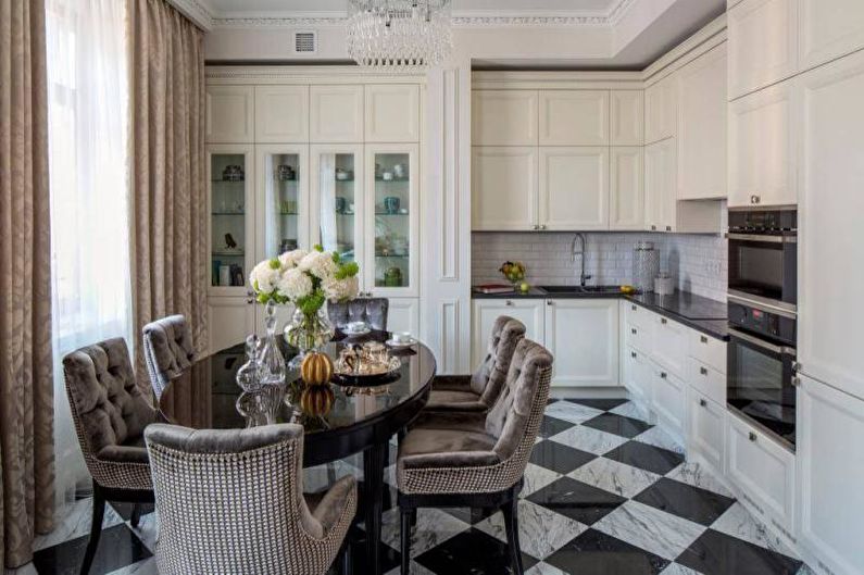 Hvitt kjøkken i klassisk stil - Interiørdesign