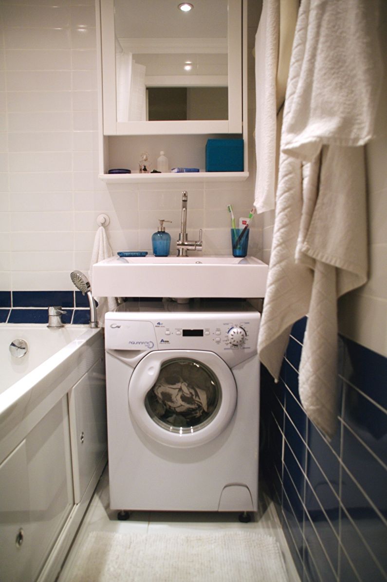 מיקום מכונת הכביסה בחדר אמבטיה קטן