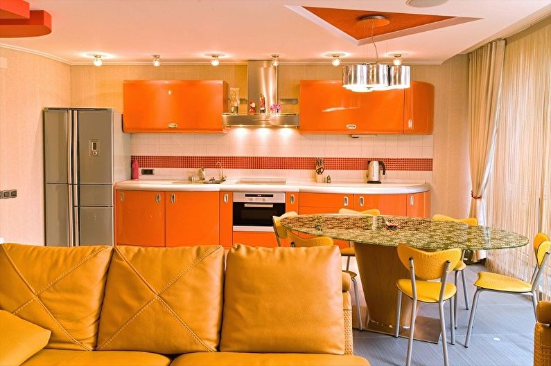 Bucătărie portocalie 15 mp - Design interior