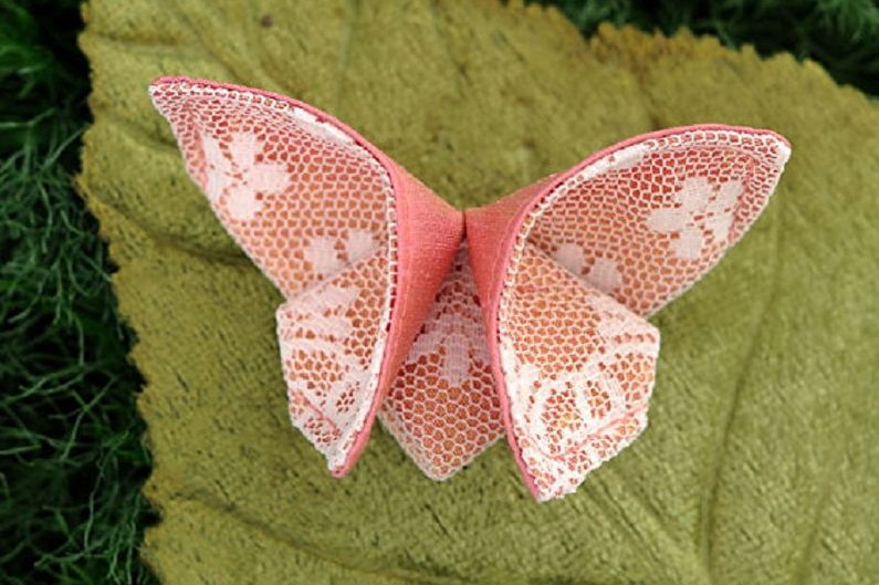 Motyle DIY na ścianie - Tkaninowe motyle