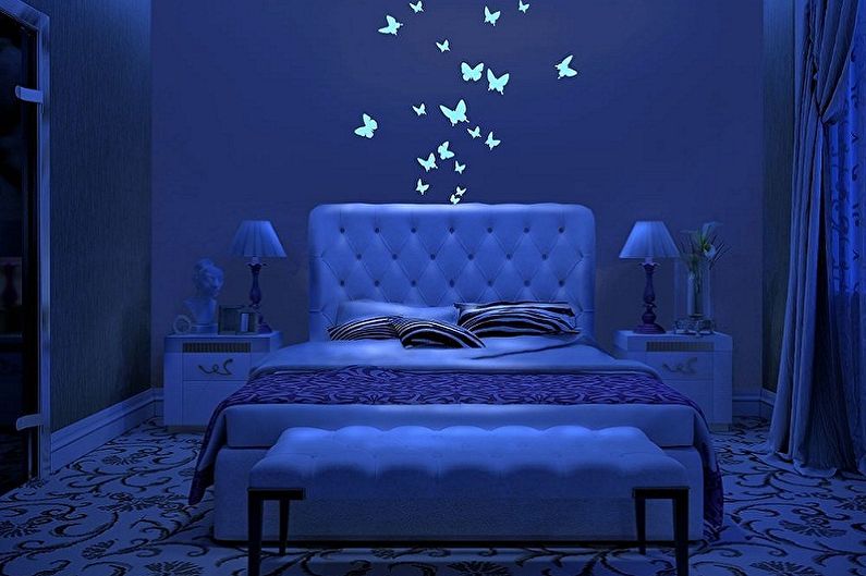 Motyle DIY na ścianie - Świecące motyle