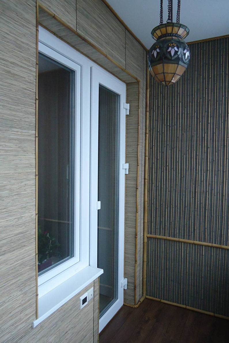 Papel pintado de bambú en la logia y el balcón - Diseño de interiores