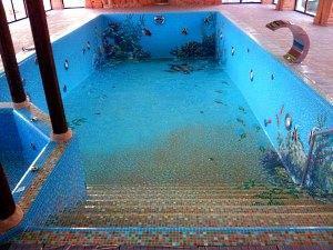Krytý betonový bazén