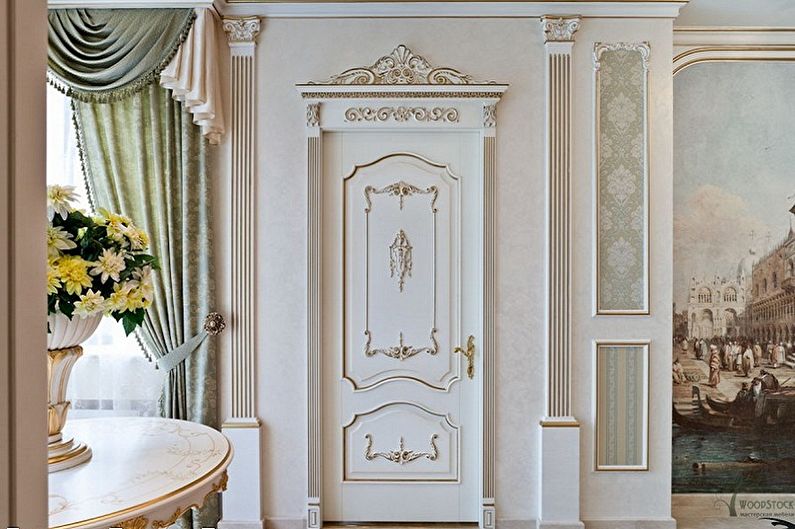 Portas brancas em diferentes estilos de interiores - estilo clássico