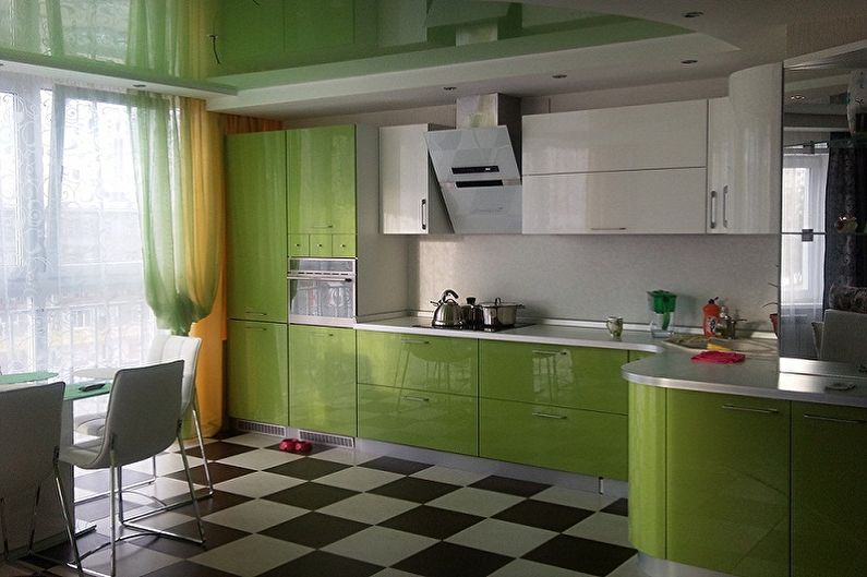 עיצוב מטבח ירוק ולבן - גימור רצפה