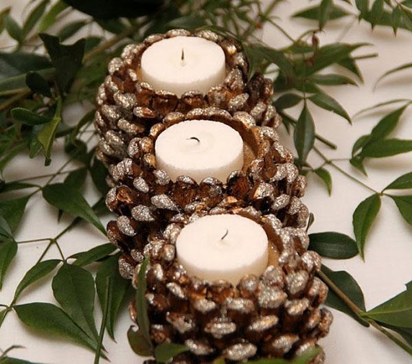 Kerzenständer aus Zapfen
