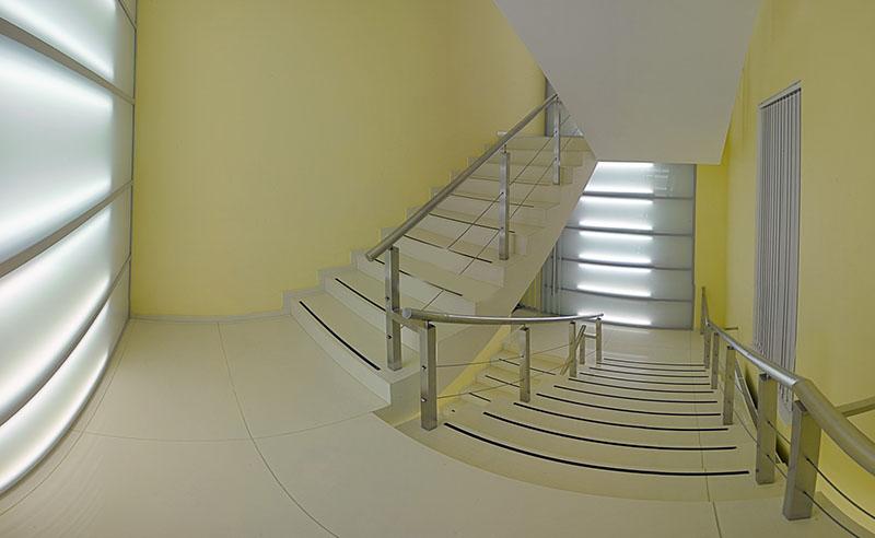 schody v kancelářských budovách