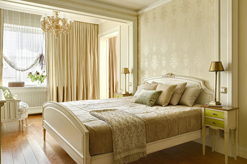 Béžová tapeta v spálni - interiérový dizajn