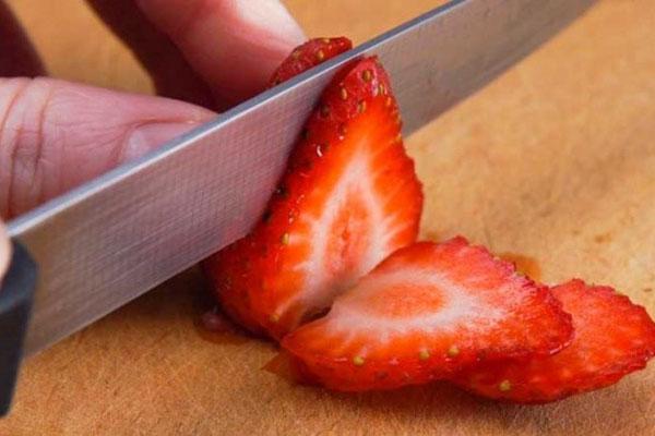 Erdbeeren hacken