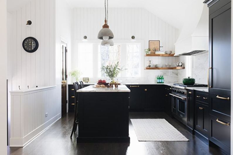 Interiér kuchyne v čiernej a bielej farbe - foto
