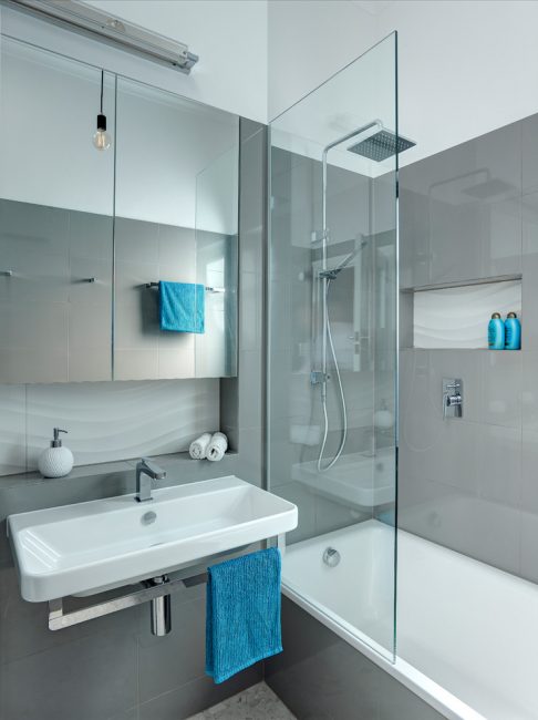 Kombinácia kúpeľne a sprchy pomôže potešiť všetkých nájomníkov bytu