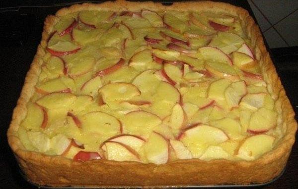 jemný aromatický jablečný koláč