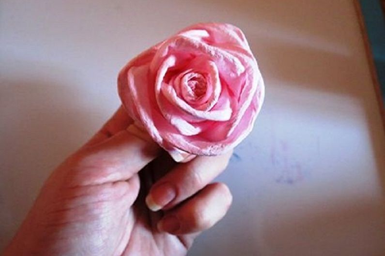 DIY kvety na obrúsky - Jemný ružový kvet