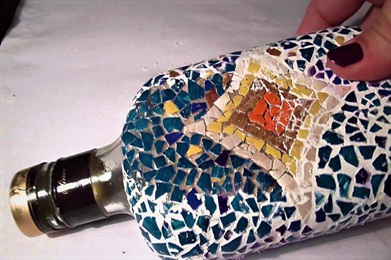 DIY flaskeinnredning - Eggeskalldekor
