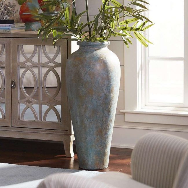 Golvvaser kallas vaser med en höjd av mer än 40 cm