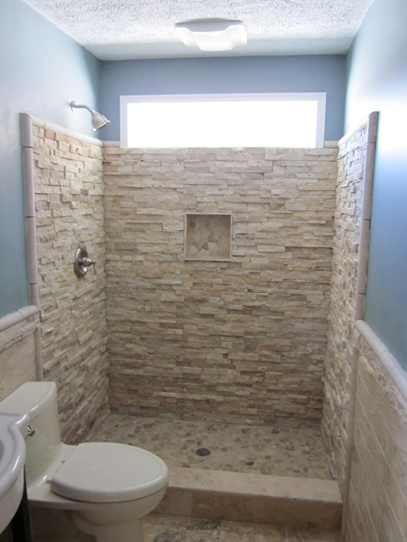 Διακοσμητική πέτρα στο εσωτερικό του μπάνιου - φωτογραφία