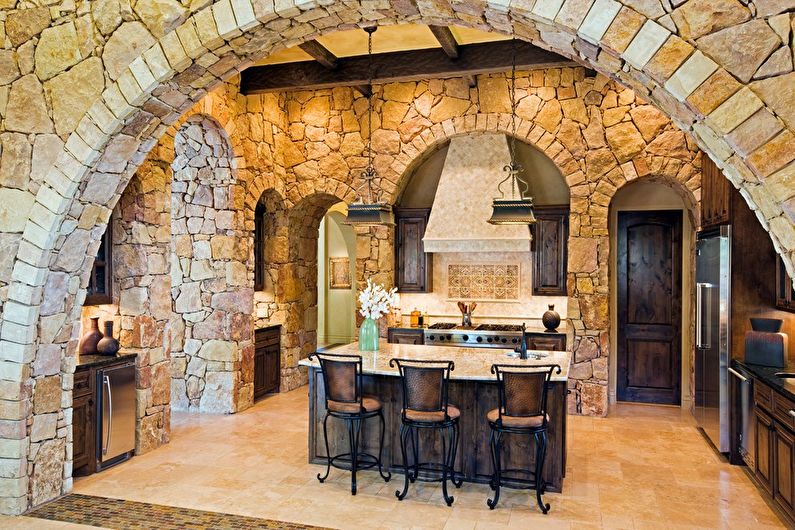 Arcos e portas de pedra na cozinha - foto