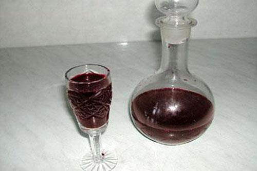 třešňové víno se semínky
