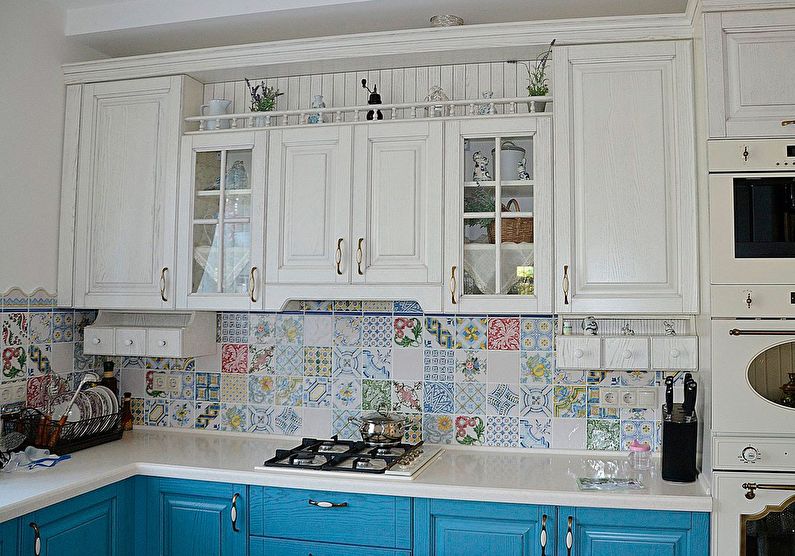 Materiály a povrchové úpravy - dizajn kuchyne v štýle Provence