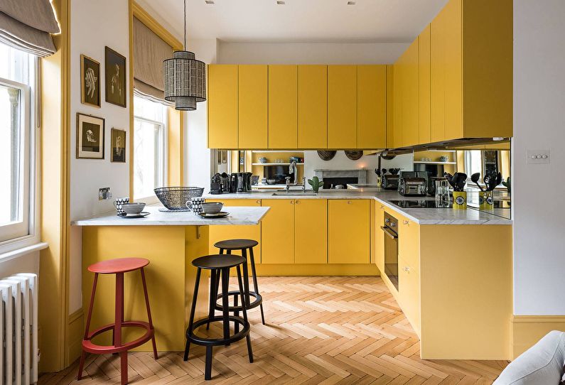 Cocina amarilla 10 metros cuadrados. - Diseño de interiores