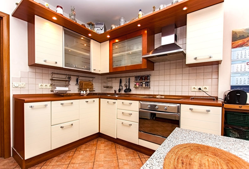 Diseño de interiores de cocina 12 metros cuadrados. - Foto