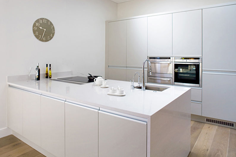 Biela kuchyňa 8 m2 - Interiérový dizajn