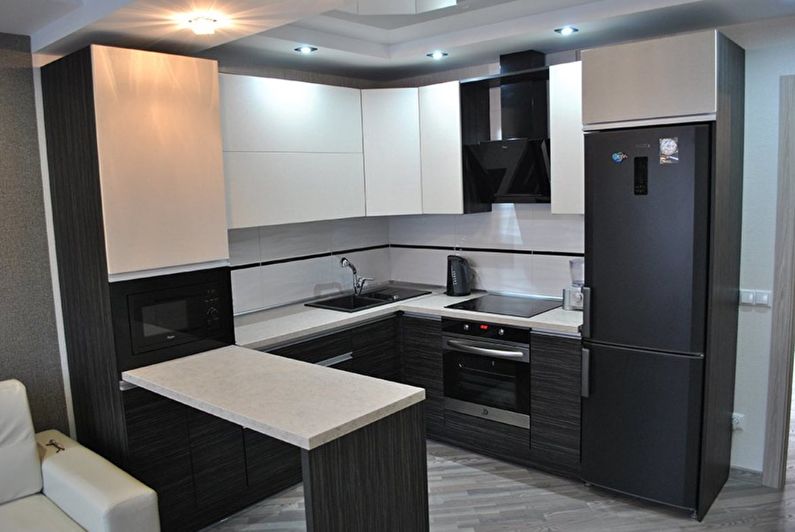 Čierna a biela - kuchynský dizajn 9 m²