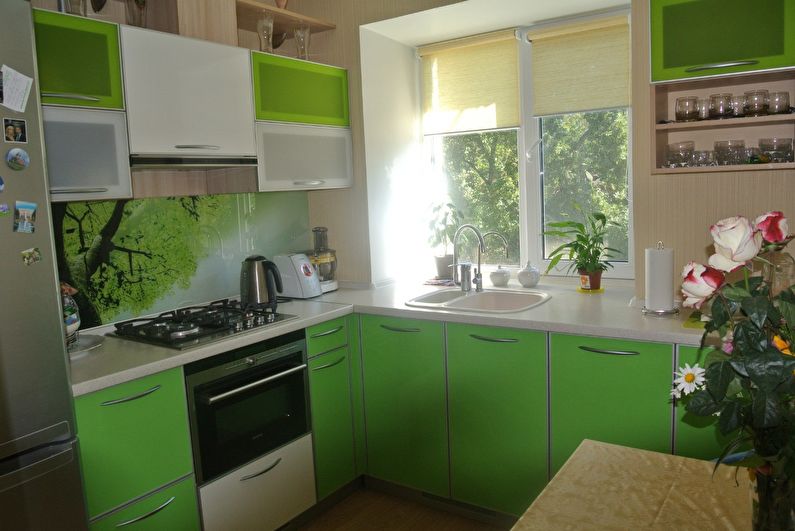 Kuchynský dizajn 9 m2 - Umývanie parapetu