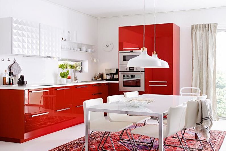 Rdeča kuhinja -jedilnica - notranje oblikovanje