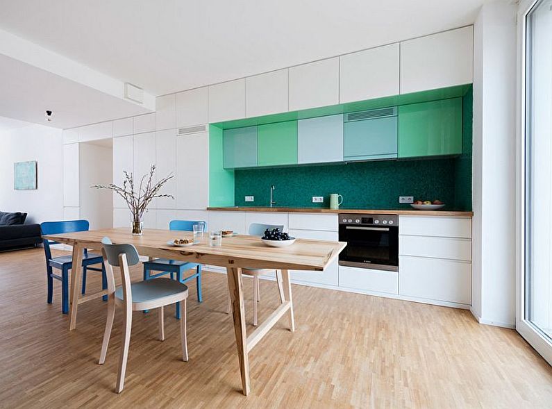 Grönt kök i skandinavisk stil - design