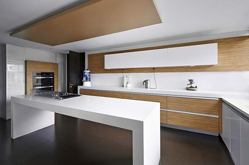 Minimalistický dizajn kuchyne - dekorácia stropu