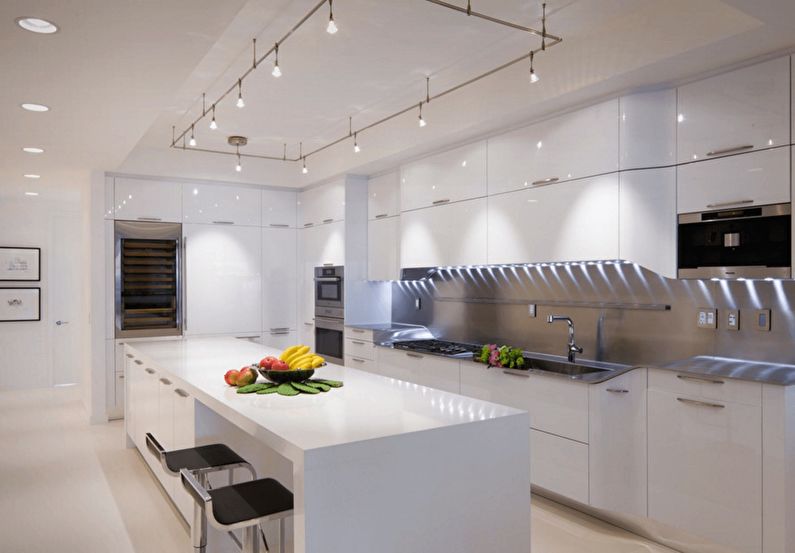 Belysning på kjøkkenet i moderne stil
