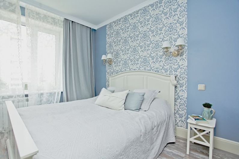 Diseño de un dormitorio pequeño en tonos azules - foto