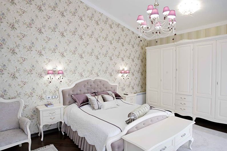 Dormitorio blanco de estilo clásico - Diseño de interiores