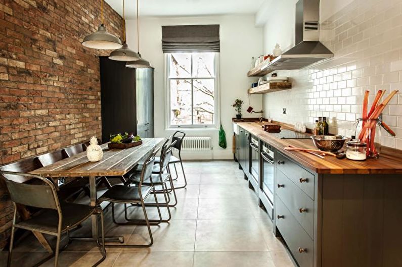 Cozinha estreita em estilo loft - Design de interiores