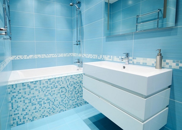 Niebieska łazienka 3 mkw. - Projektowanie wnętrz