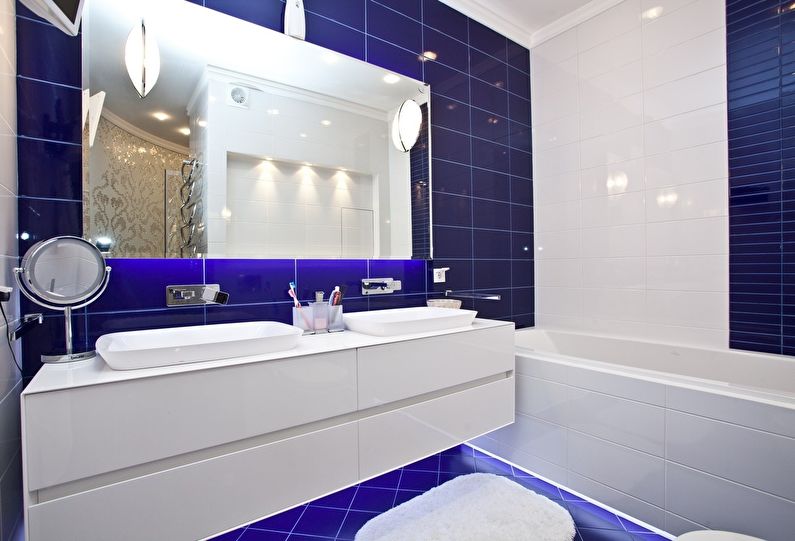 Kúpeľňový dizajn 4 m2 - Osvetlenie a dekor