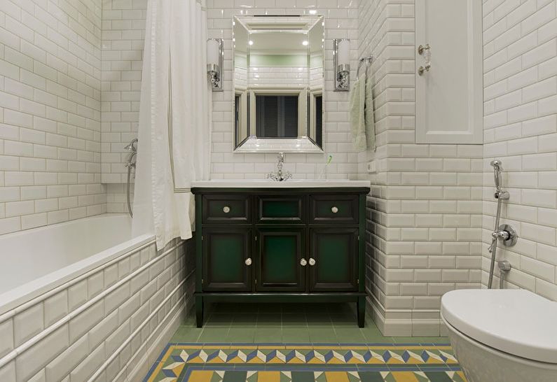 Diseño de interiores de baño en Jruschov.