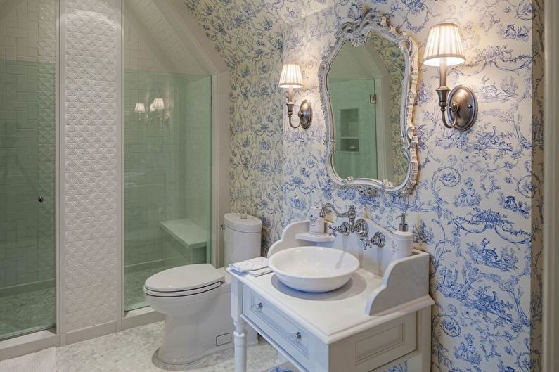 Notranjost kopalnice v slogu Provence - fotografija
