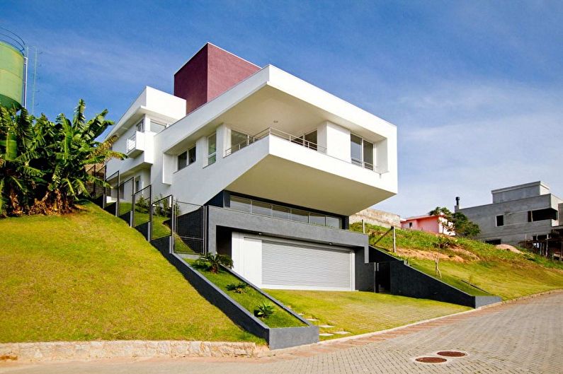 Sodobni projekti hiše visoke tehnologije - elegantna hiša na pobočju