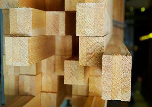 dřevo na výrobu oken