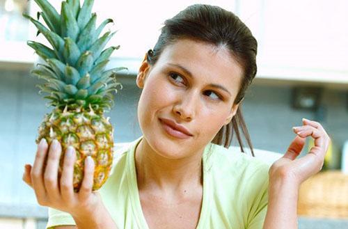 S nízkou kyselostí žaludku jezte ananas