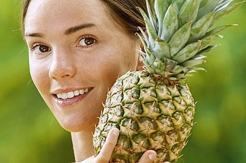 Ananasová dužina nanesená na kůži zlepší její vzhled