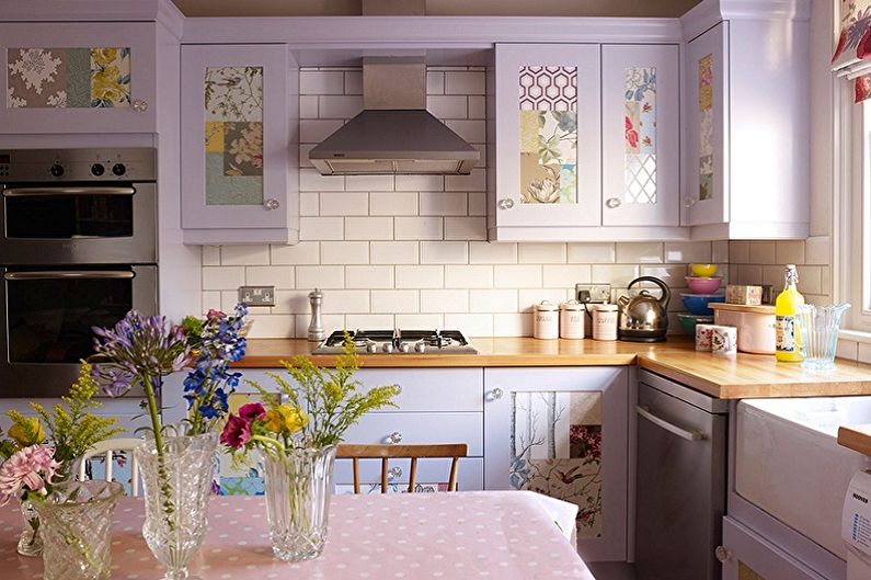 Fialová kuchyňa - fotografia interiéru
