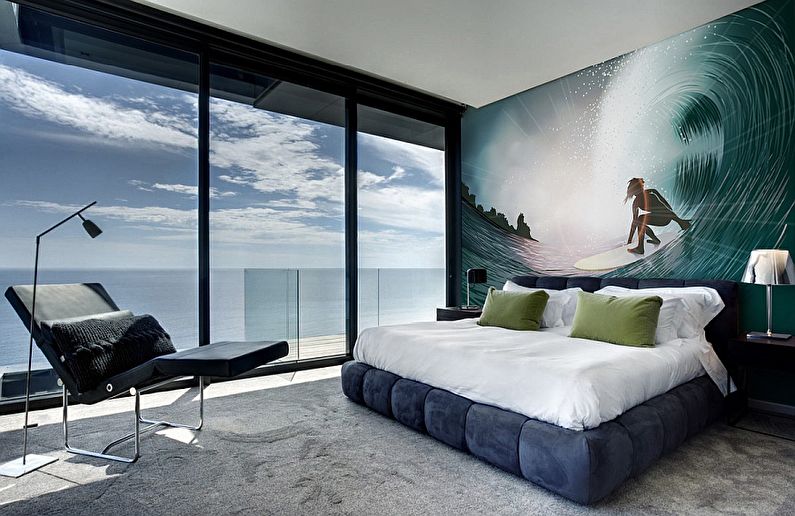 Tapetul foto din interiorul dormitorului este o soluție excelentă de design
