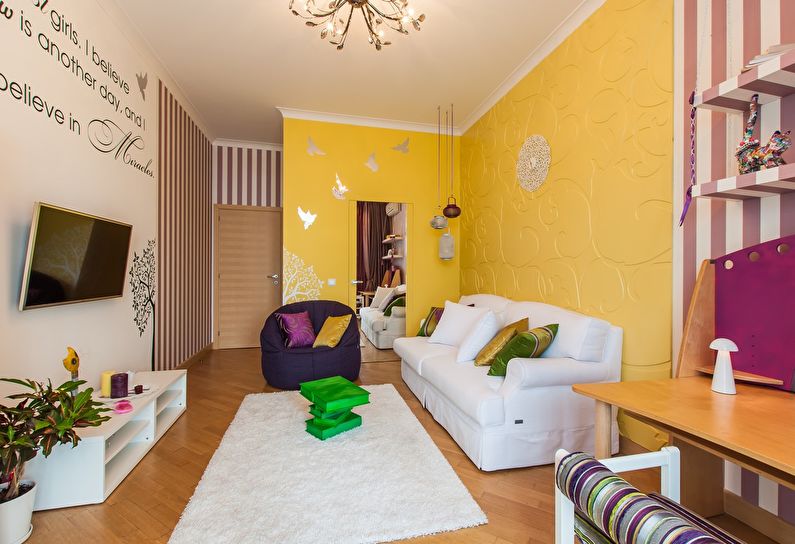 Žltá obývacia izba v Chruščove - interiérový dizajn