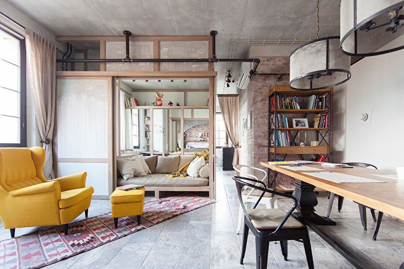 Gul stue i loftstil - interiørdesign