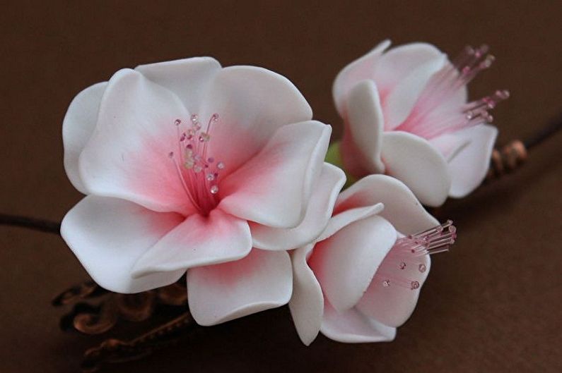 DIY kallt porslinshantverk för nybörjare - Sakura blommor
