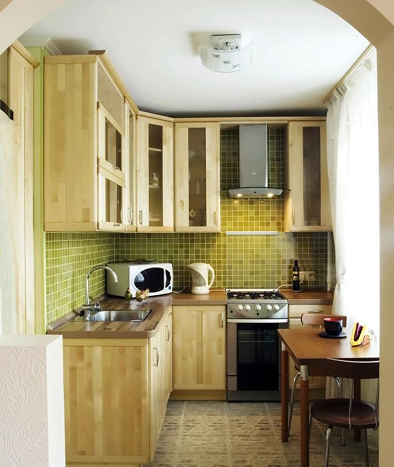 Drevená kuchyňa v Chruščove - interiérový dizajn