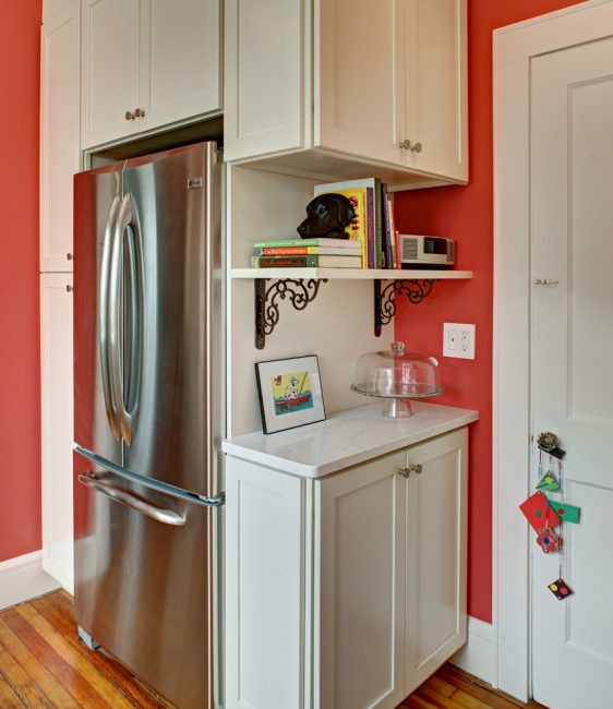 Wnętrze kuchni z wnęką: Prawidłowo dekorujemy przestrzeń kuchenną (w ścianie, pod oknem, w rogu)